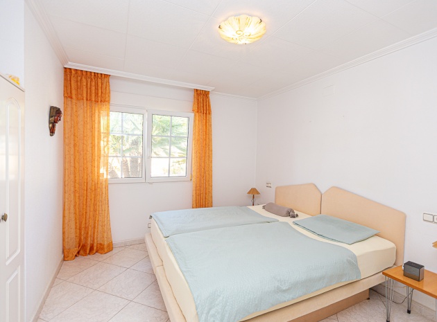 Resale - Villa - Villamartin - las filipinas