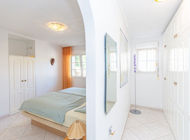 Resale - Villa - Villamartin - las filipinas