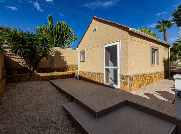 Resale - Villa - Villamartin - las filipinas