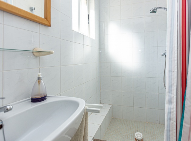 Resale - Villa - Villamartin - las filipinas