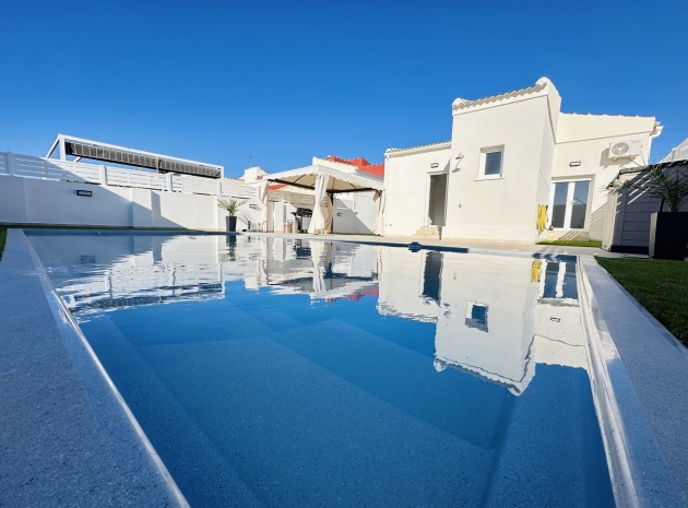 Resale - Villa - Torrevieja - san luis