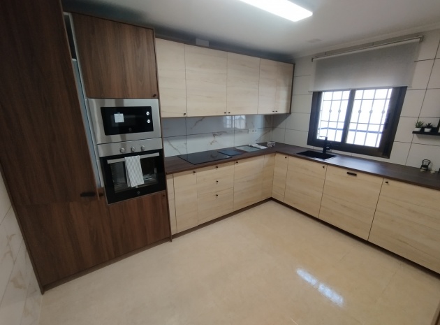 Resale - Townhouse - San Miguel de Salinas - Res. Los Alcores