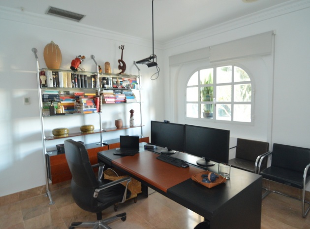 Resale - Villa - Torrevieja - torreta