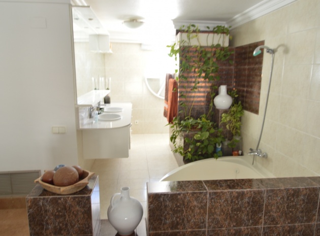 Resale - Villa - Torrevieja - torreta