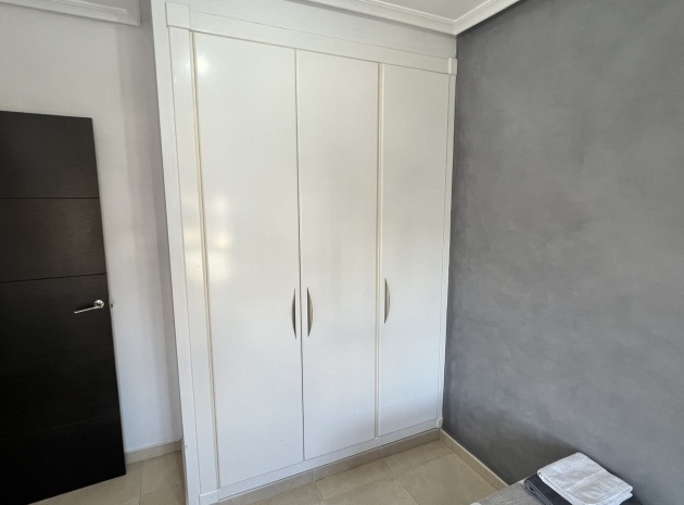 Resale - Apartment - Villamartin - La Fuente