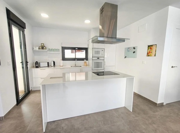 Resale - Villa - Los Montesinos - La Herrada