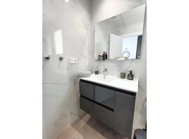 Resale - Villa - Los Montesinos - La Herrada