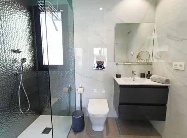 Resale - Villa - Los Montesinos - La Herrada