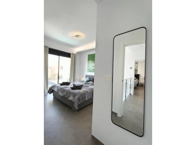 Resale - Villa - Los Montesinos - La Herrada
