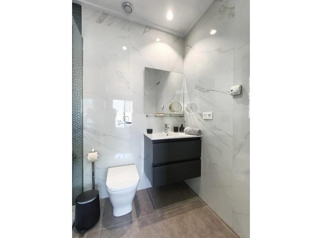 Resale - Villa - Los Montesinos - La Herrada