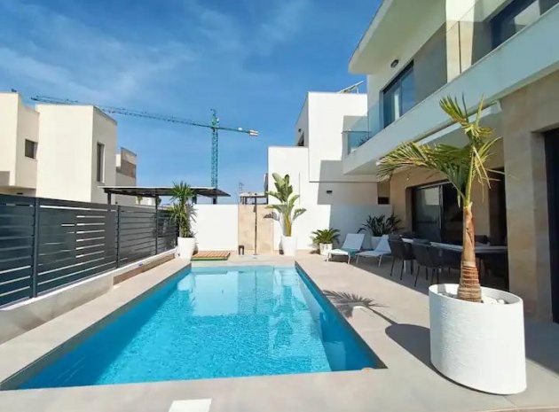 Resale - Villa - Los Montesinos - La Herrada