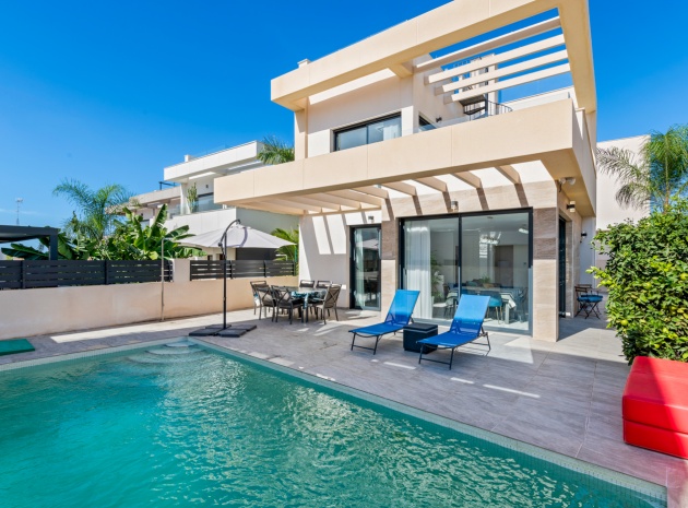 Resale - Villa - Los Montesinos - La Herrada