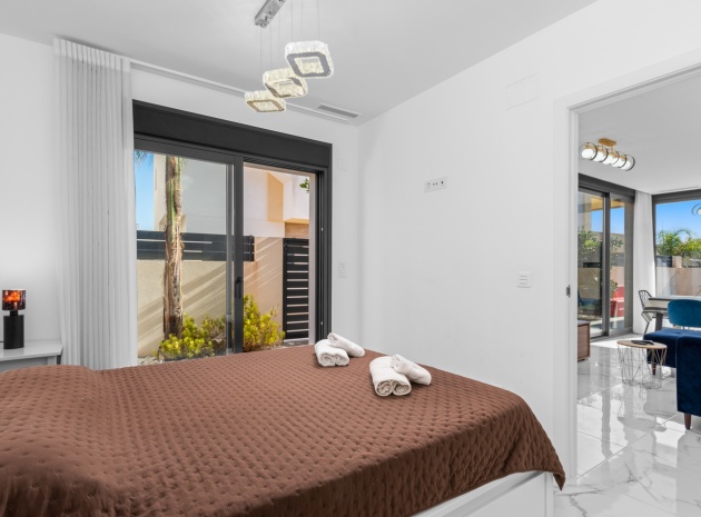 Resale - Villa - Los Montesinos - La Herrada