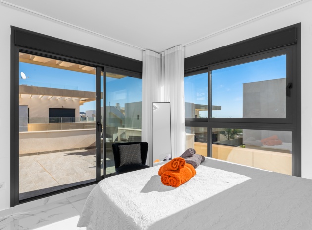 Resale - Villa - Los Montesinos - La Herrada