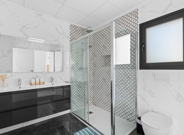 Resale - Villa - Los Montesinos - La Herrada