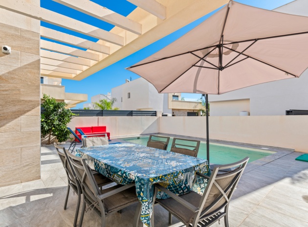 Resale - Villa - Los Montesinos - La Herrada