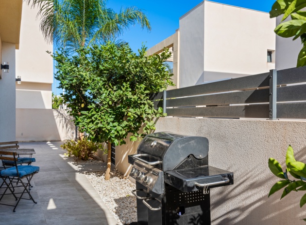 Resale - Villa - Los Montesinos - La Herrada