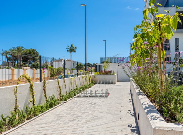 Resale - Apartment - Campoamor - Res. Seagardens