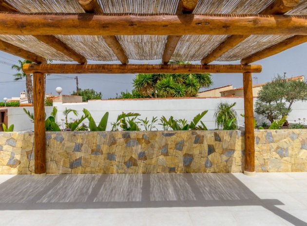 Resale - Villa - Torrevieja - torreta