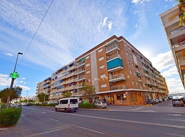 Resale - Apartment - Torrevieja - Playa del Acequión