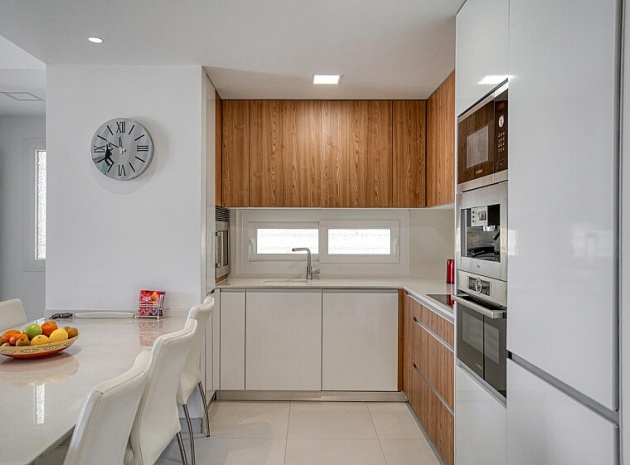 Resale - Apartment - Torrevieja - Carrefour area
