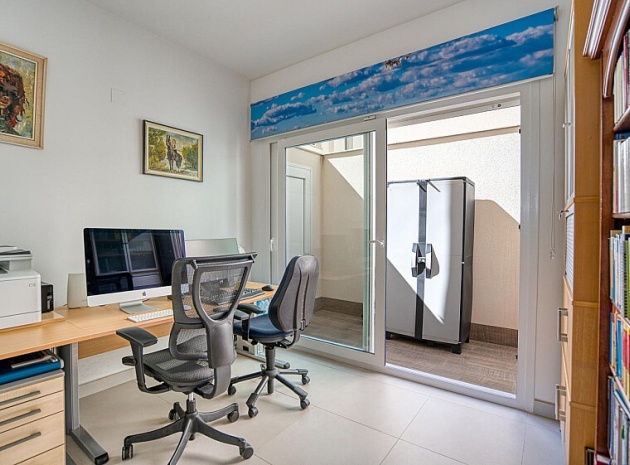 Resale - Apartment - Torrevieja - Carrefour area