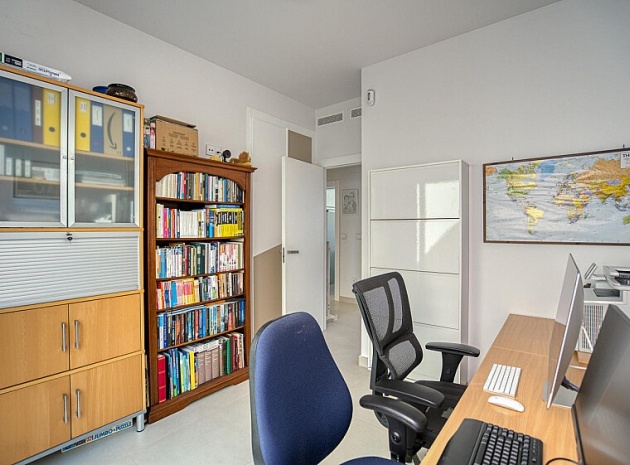 Resale - Apartment - Torrevieja - Carrefour area