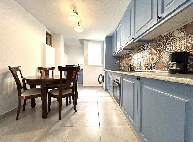 Resale - Apartment - Torrevieja - Playa del Acequión