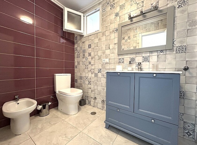 Resale - Apartment - Torrevieja - Playa del Acequión