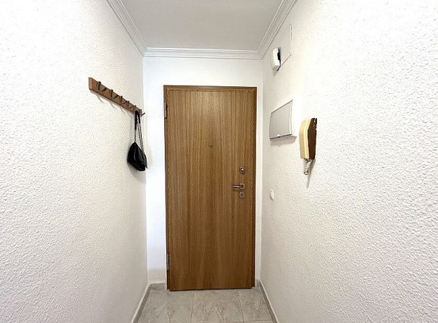 Resale - Apartment - Torrevieja - Playa del Acequión