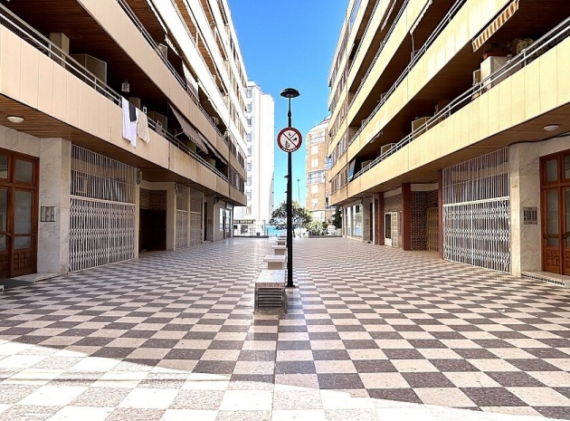 Resale - Apartment - Torrevieja - Playa del Acequión