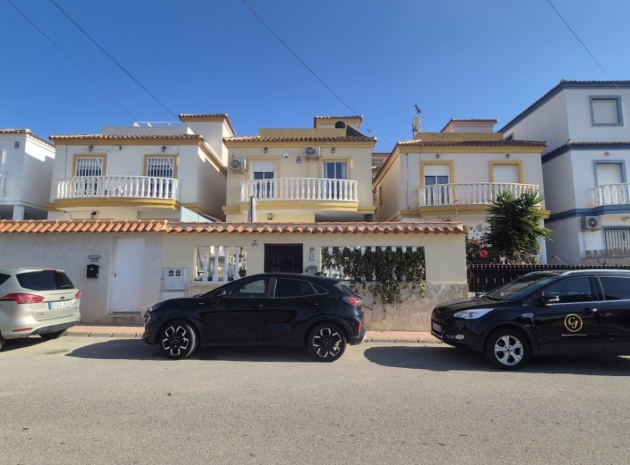 Resale - Villa - Villamartin - El Galan