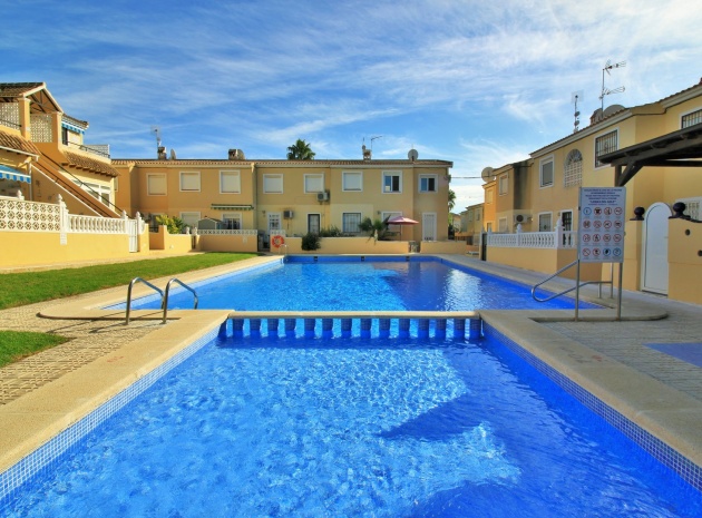 Resale - Townhouse - Villamartin - lomas del golf