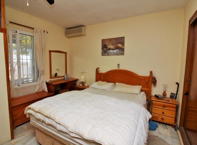 Resale - Townhouse - Villamartin - lomas del golf