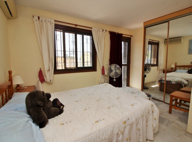 Resale - Townhouse - Villamartin - lomas del golf