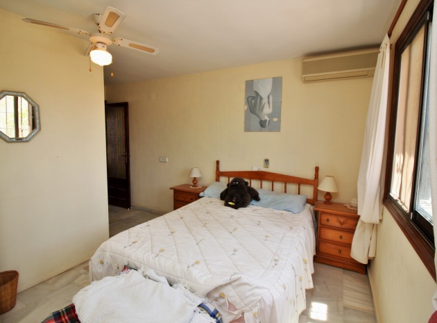 Resale - Townhouse - Villamartin - lomas del golf