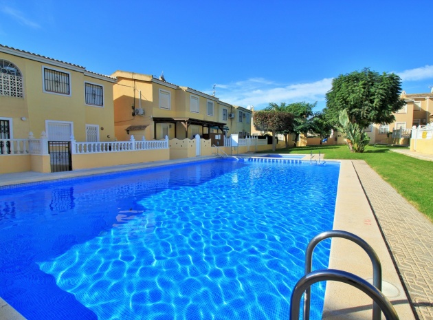 Resale - Townhouse - Villamartin - lomas del golf
