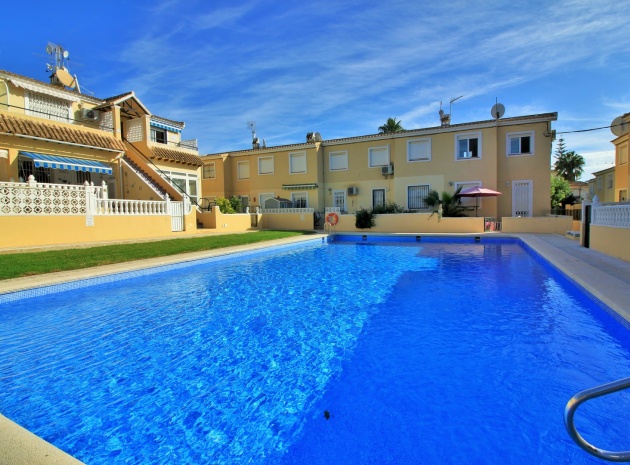 Resale - Townhouse - Villamartin - lomas del golf