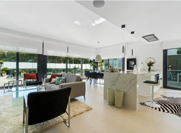 Resale - Villa - Cabo Roig - aguamarina