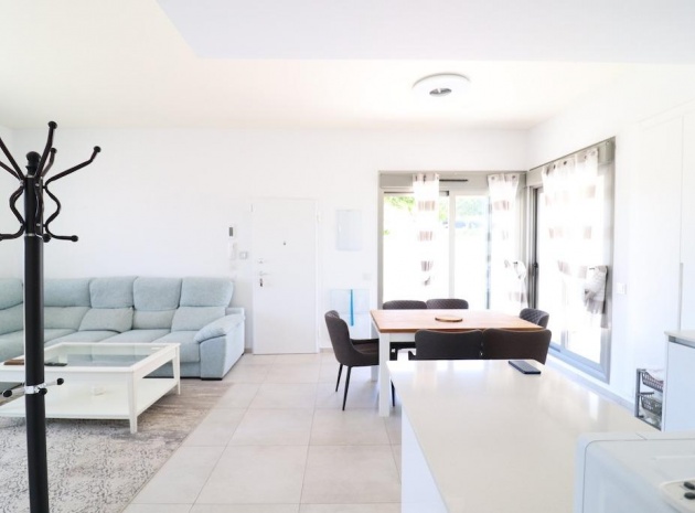 Resale - Villa - San Miguel de Salinas - Res. Bellavista