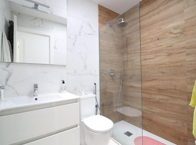 Resale - Villa - San Miguel de Salinas - Res. Bellavista