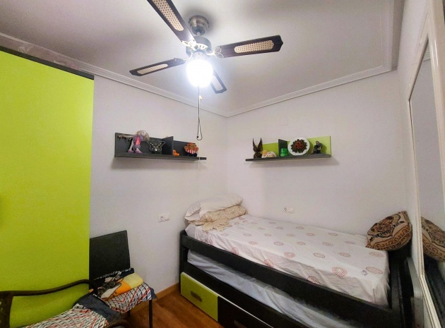 Resale - Apartment - Torrevieja - Centro