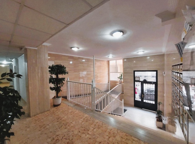 Resale - Apartment - Torrevieja - Centro