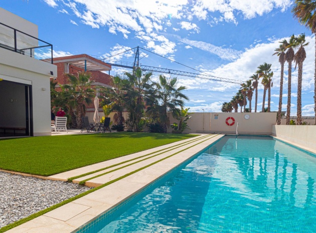 Resale - Villa - La Marina