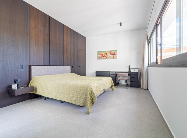 Resale - Villa - La Marina
