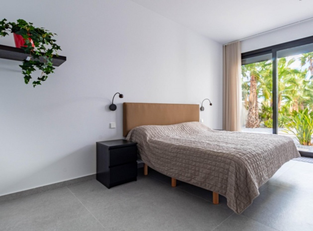 Resale - Villa - La Marina