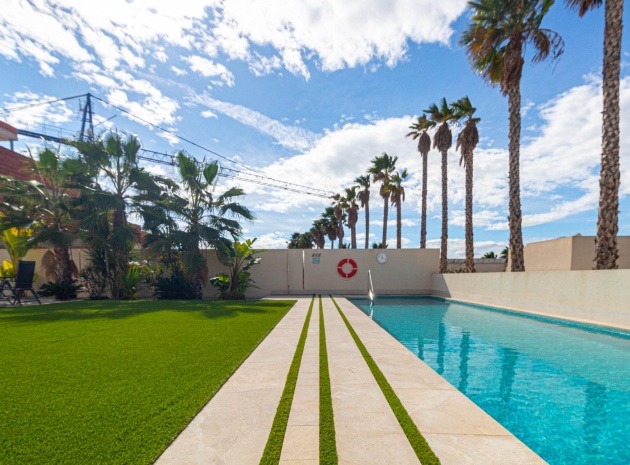 Resale - Villa - La Marina