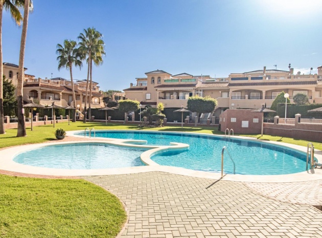 Resale - Townhouse - Mil Palmeras - riomar