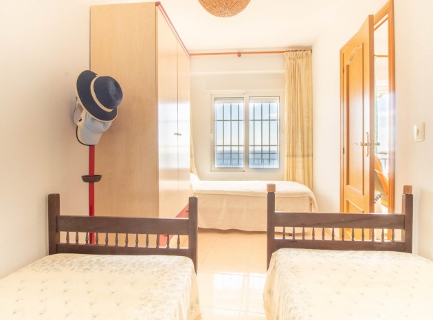 Resale - Apartment - Torrevieja - Acequion