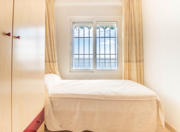 Resale - Apartment - Torrevieja - Acequion
